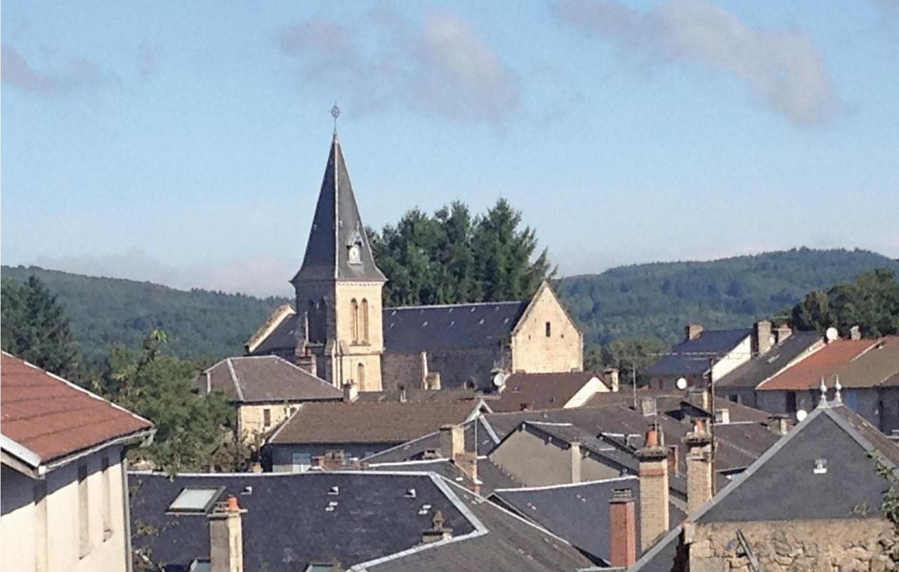 Awesome Home In Peyrat Le Chateau Exterior foto